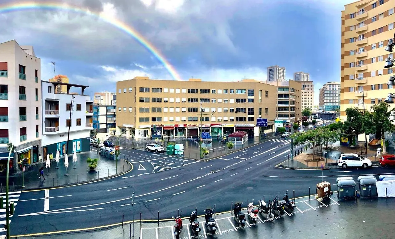 Tenerifen Shibuya Cross Bed and Breakfast Santa Cruz de Tenerife Spagna